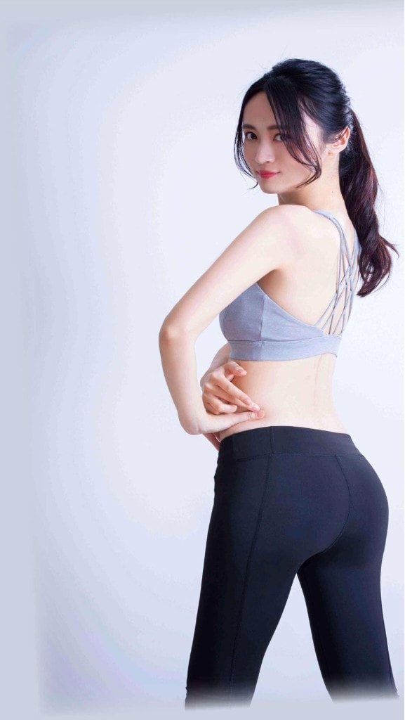 トレーニングウェアの女性